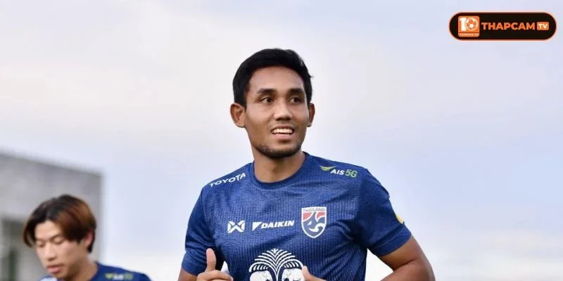  Teerasil Dangda là chân sút vàng của Thái Lan.